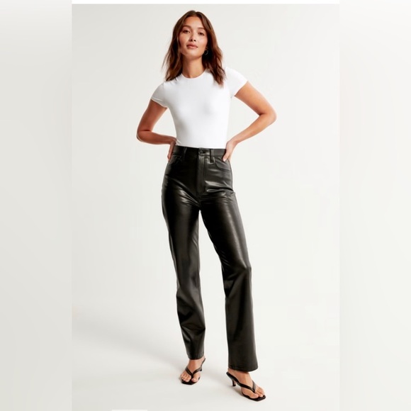 Abercrombie&Fitch Vegan Leather 90’S Straight Pant High Rise Black , size 4 - Picture 12 of 16